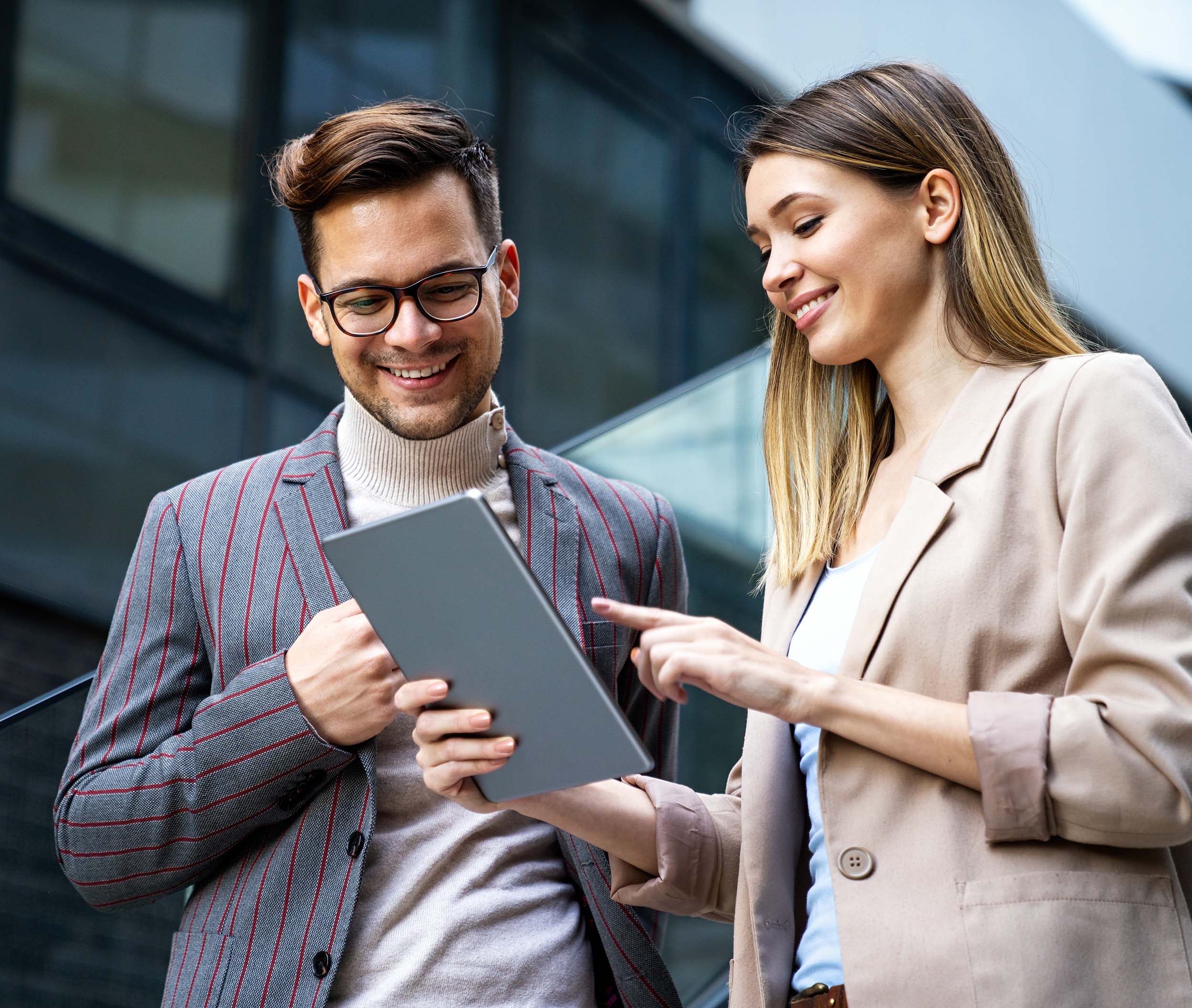 Portrait,Of,Successful,Business,People,Working,,Talking,Together,In,Urban